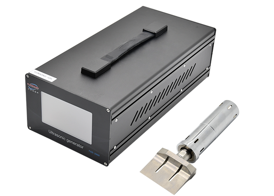 Sistema di taglio della gomma ad ultrasuoni ad alta frequenza da 40 Khz con potenza da 800 W e lama in lega di titanio